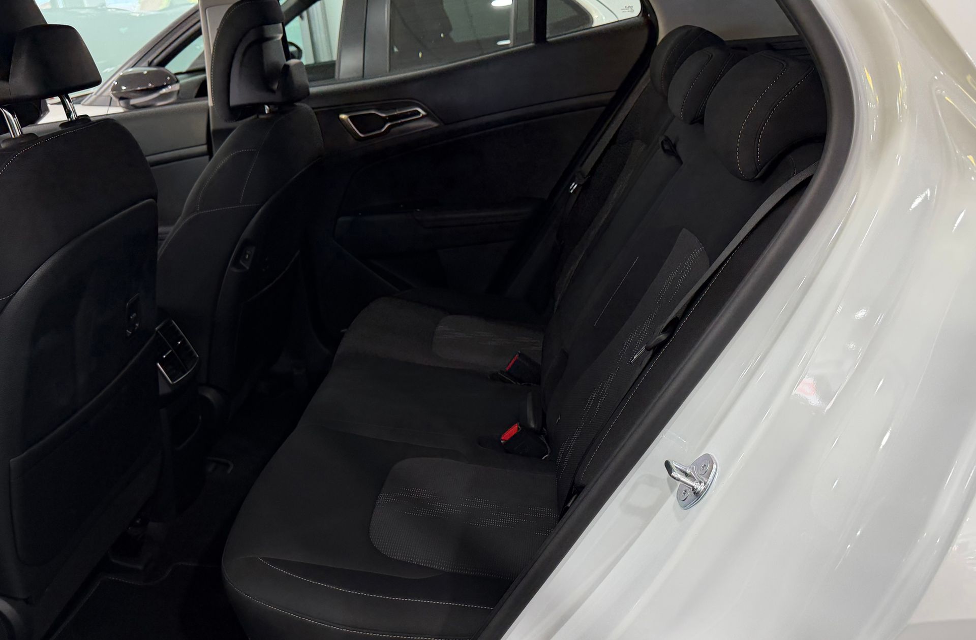 Kia Sportage 1.6 T-GDi PHEV Drive 4x4 - foto 13