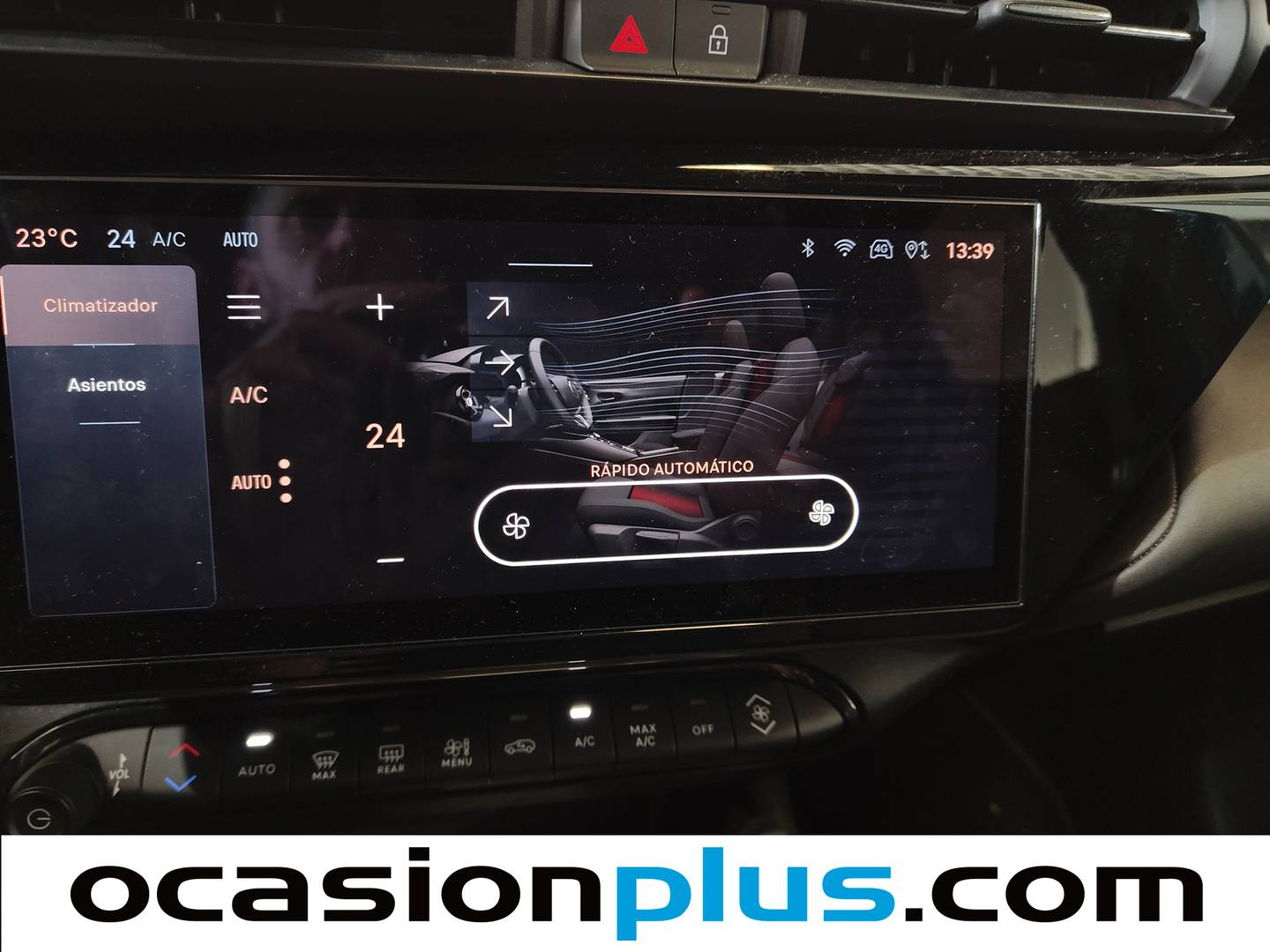 Foto Alfa Romeo Junior Alfa Romeo Junior 1.2 Ibrida Speciale Auto (136 CV)