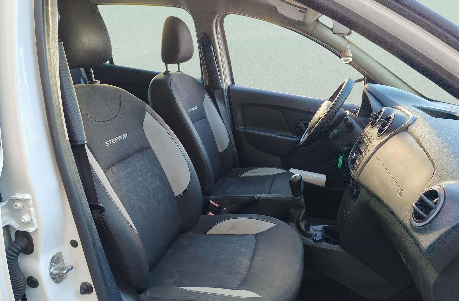 Dacia Sandero Stepway TCe - foto 16