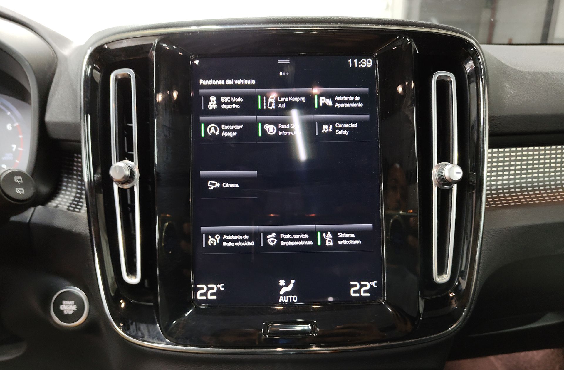 Volvo XC40 T2 R-Design - foto 41
