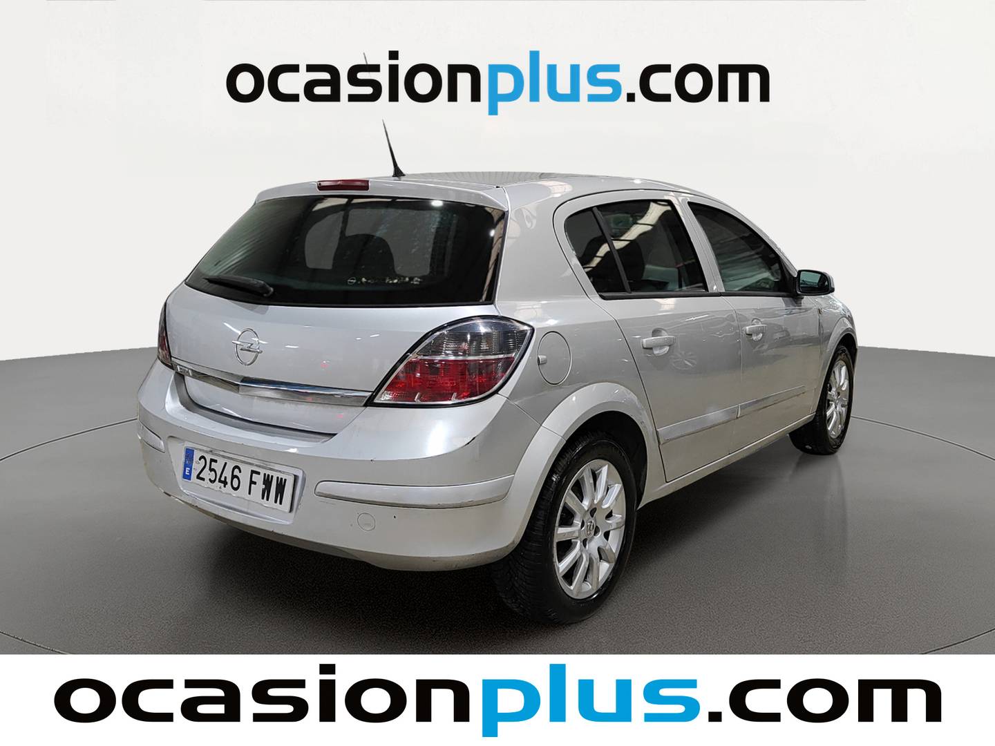 Foto trasera Opel Astra Opel Astra 1.4 Enjoy  (90 CV) izquierda