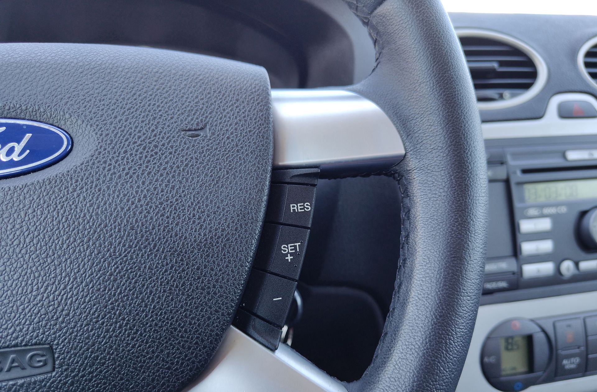 Ford Focus 1.8 TDCi Trend - foto 22