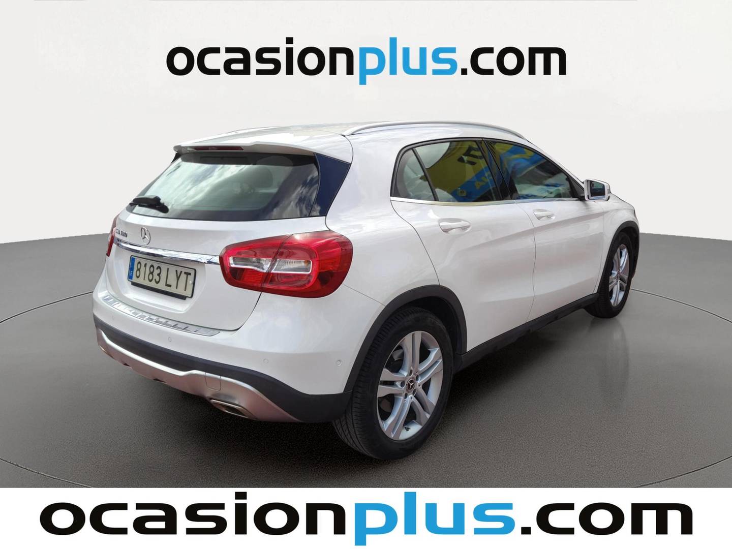 Foto trasera Mercedes GLA Mercedes GLA 180 (122 CV) derecha
