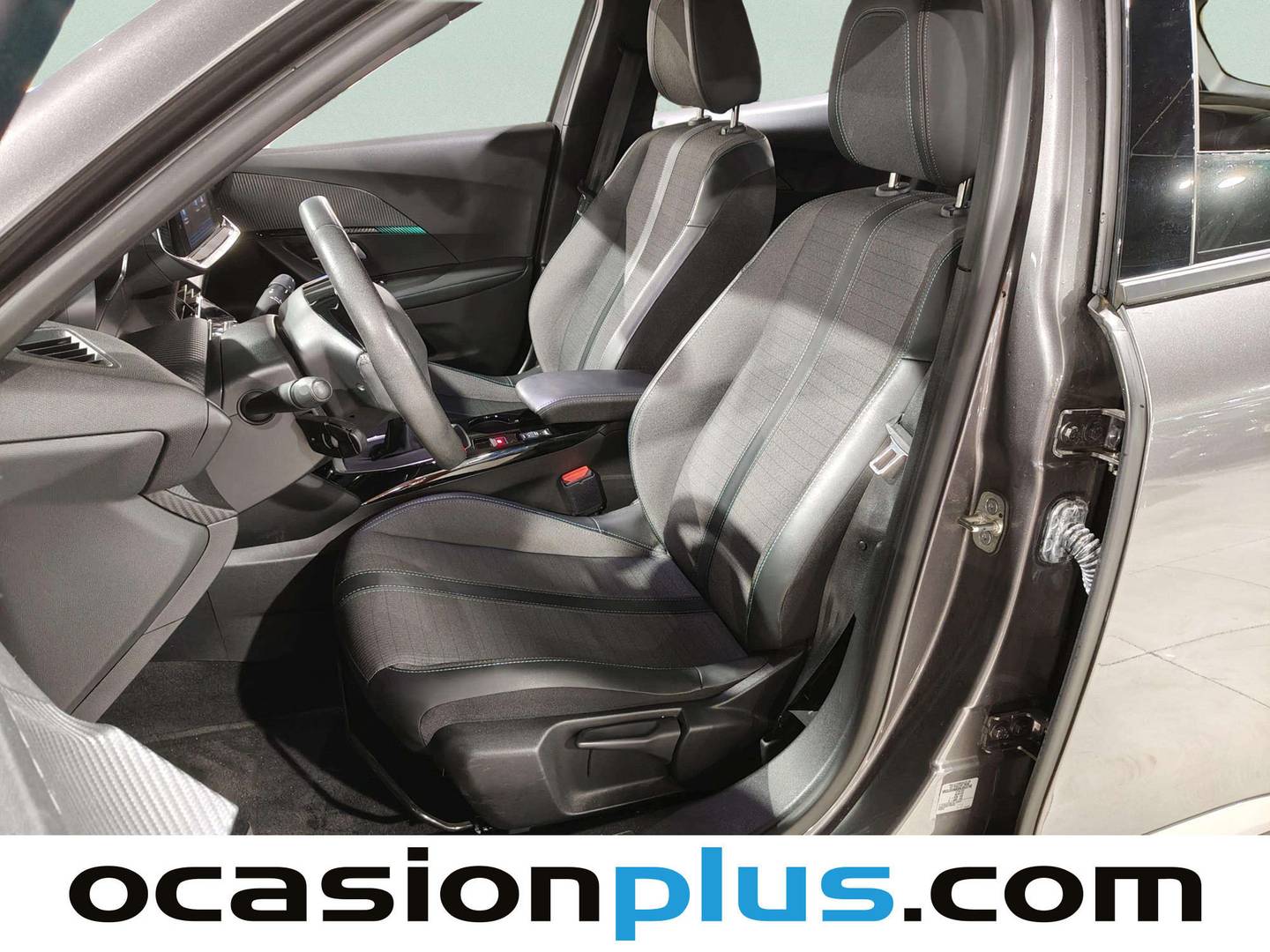 Foto asientos delanteros Peugeot 2008 Peugeot 2008 PureTech 100 S&S Allure (100 CV)