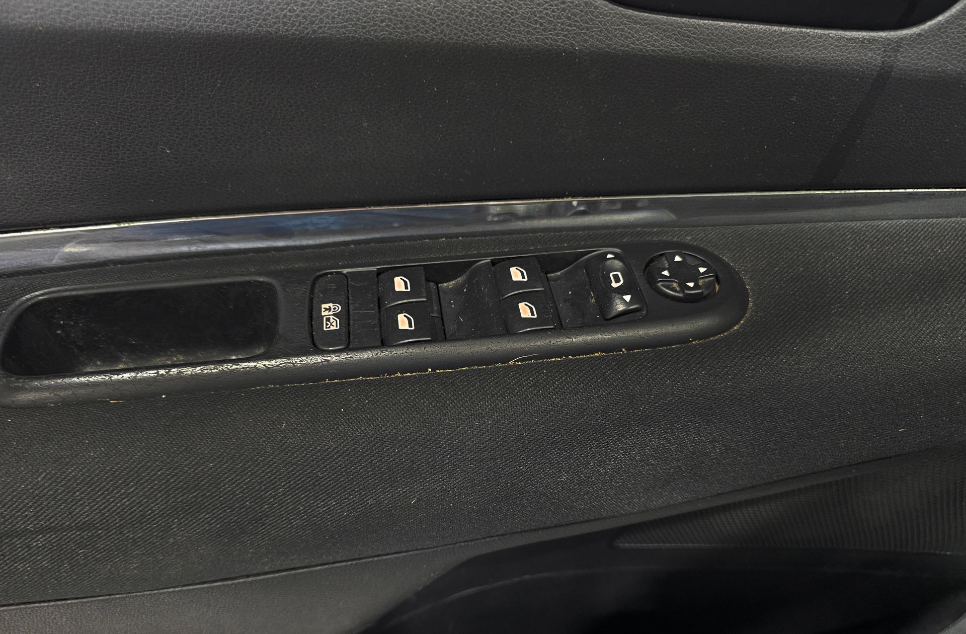 Peugeot 3008 1.6 HDi Active FAP - foto 27