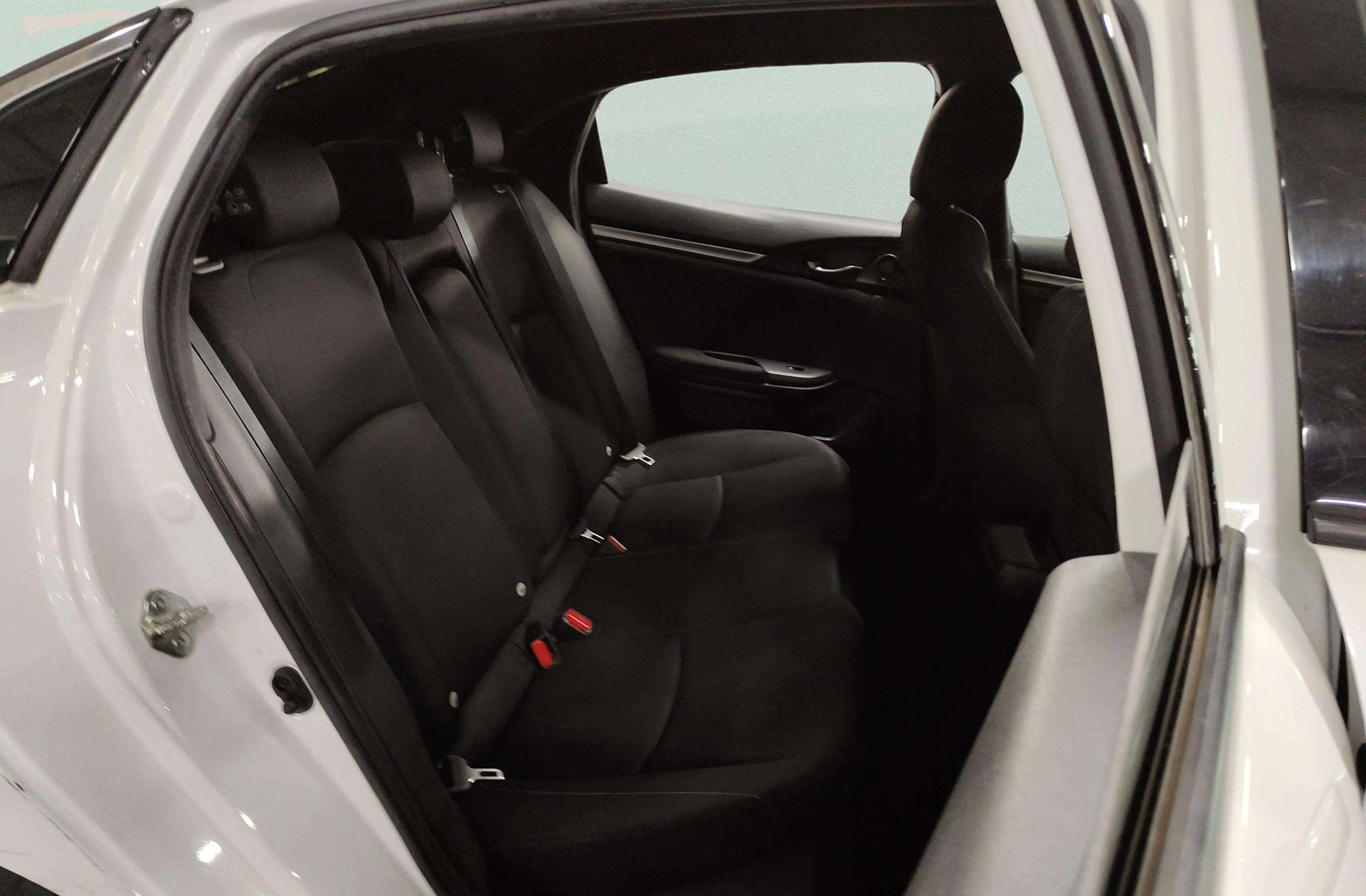 Honda Civic 1.0 I-VTEC Turbo Elegance Navi - foto 17