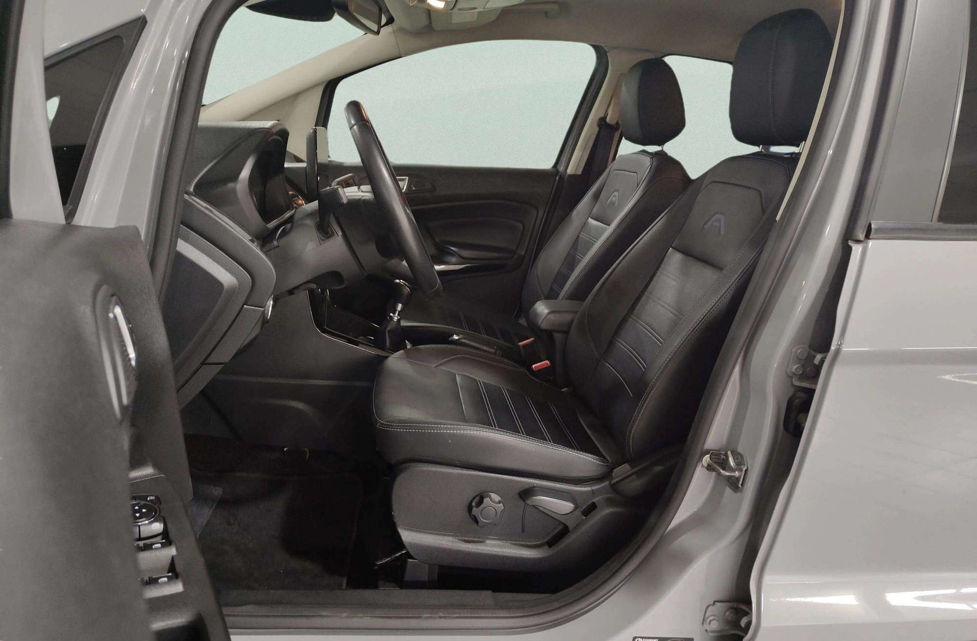 Ford EcoSport 1.0T EcoBoost Active - foto 11