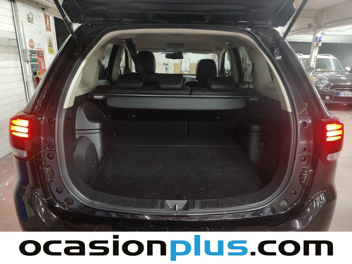 Foto Mitsubishi Outlander Mitsubishi Outlander 2.4 PHEV Motion 4WD Auto (224 CV)