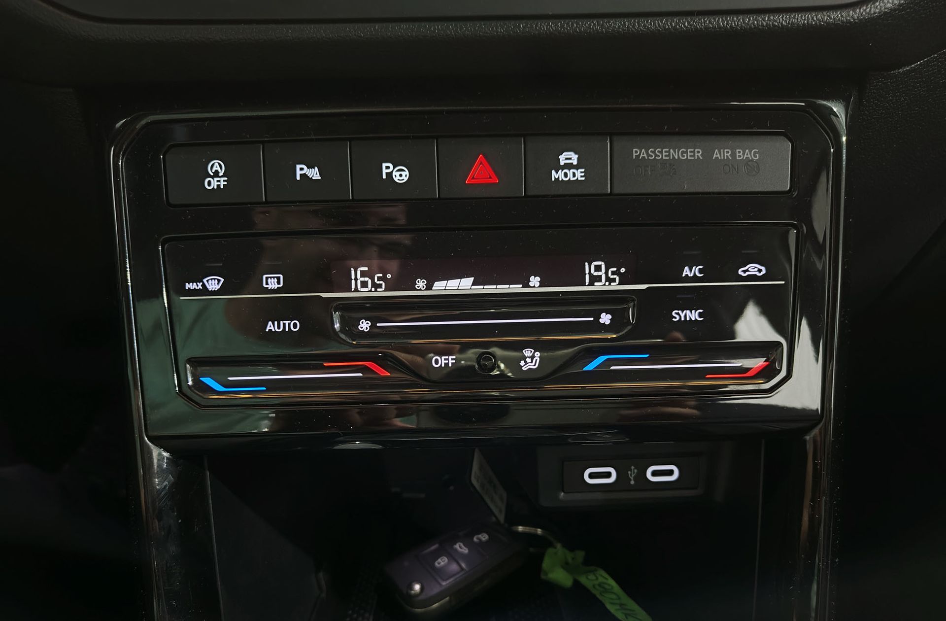 Volkswagen T-Cross Sport 1.5 TSI DSG - foto 32