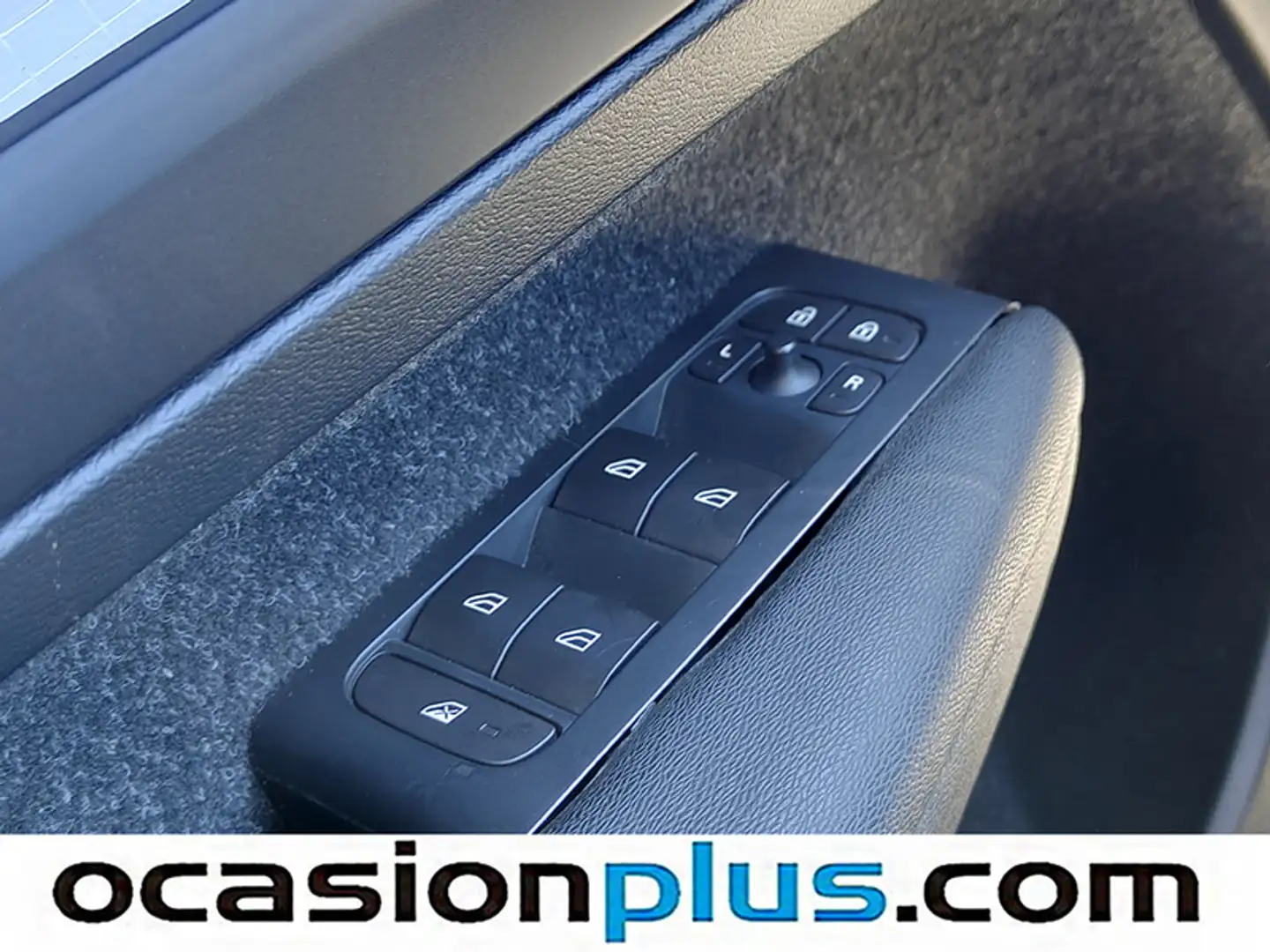 Foto Volvo XC40 Volvo XC40 D4 Momentum AWD Auto (190 CV)