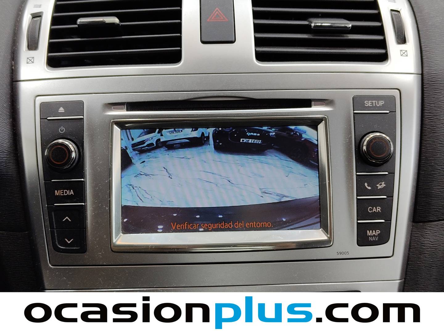 Equipamiento del Toyota Avensis Toyota Avensis 120 D Advance (124 CV)