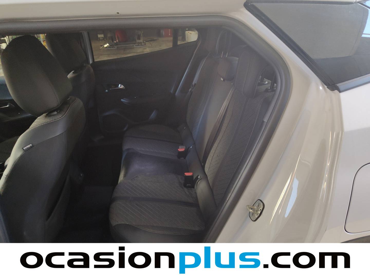 Foto asientos traseros Peugeot 2008 Peugeot 2008 Allure Hybrid eDCS6 (145 CV)