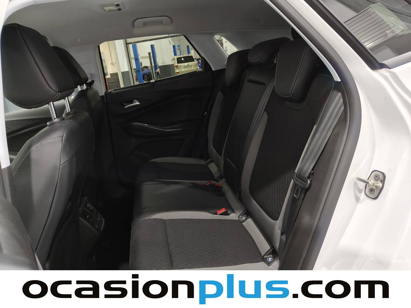 Foto asientos traseros Opel Grandland X Opel Grandland X 1.6 Turbo Ultimate Auto (181 CV)