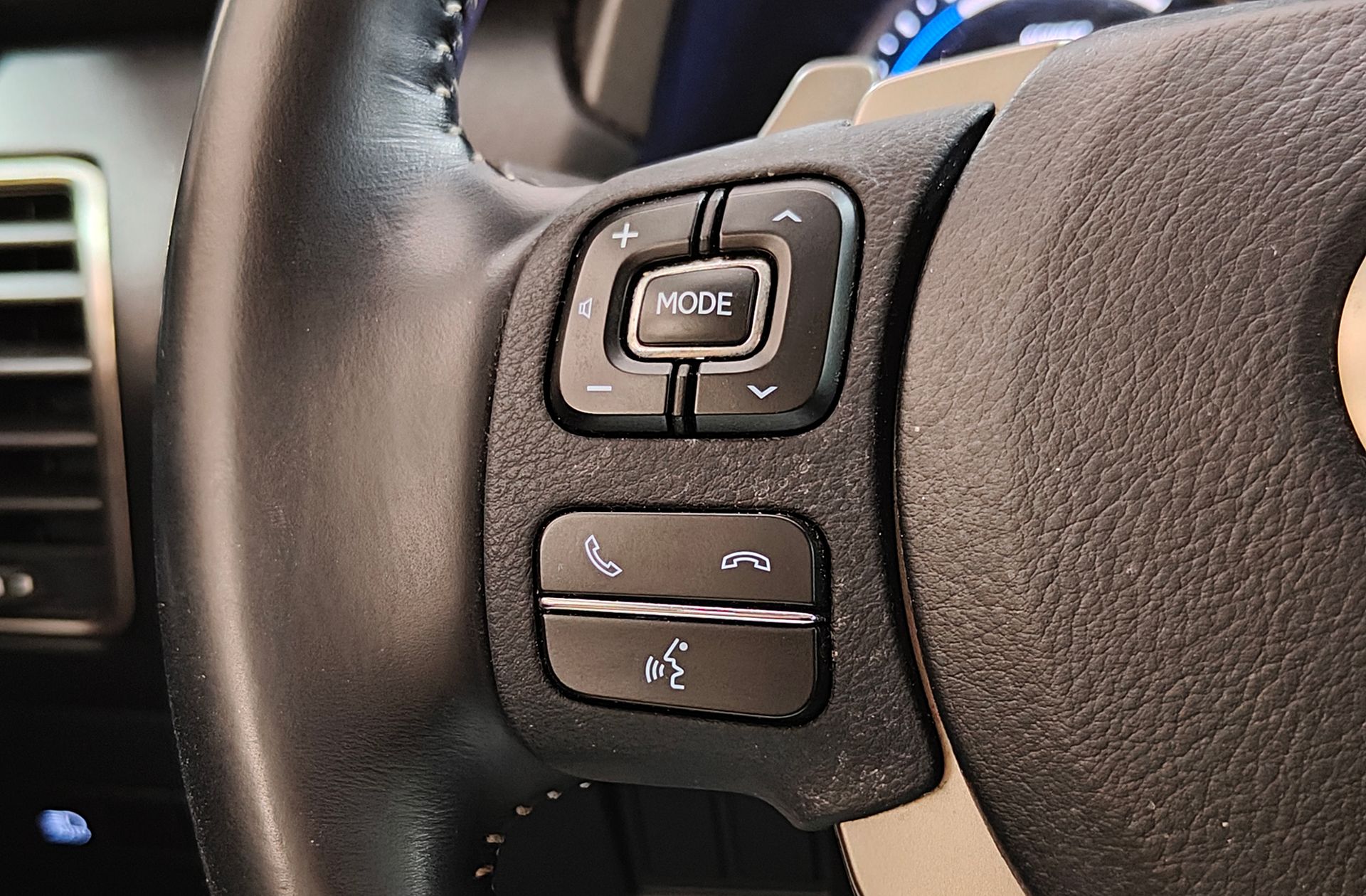 Lexus NX 300h Business Navigation 2WD - foto 25