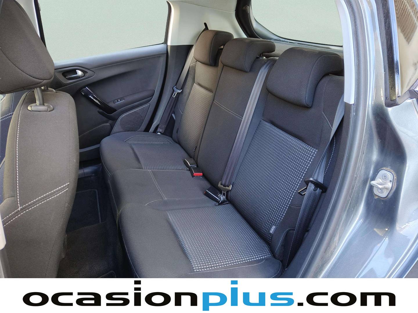 Foto asientos traseros Peugeot 208 Peugeot 208 1.6 BlueHDI Allure (100 CV)