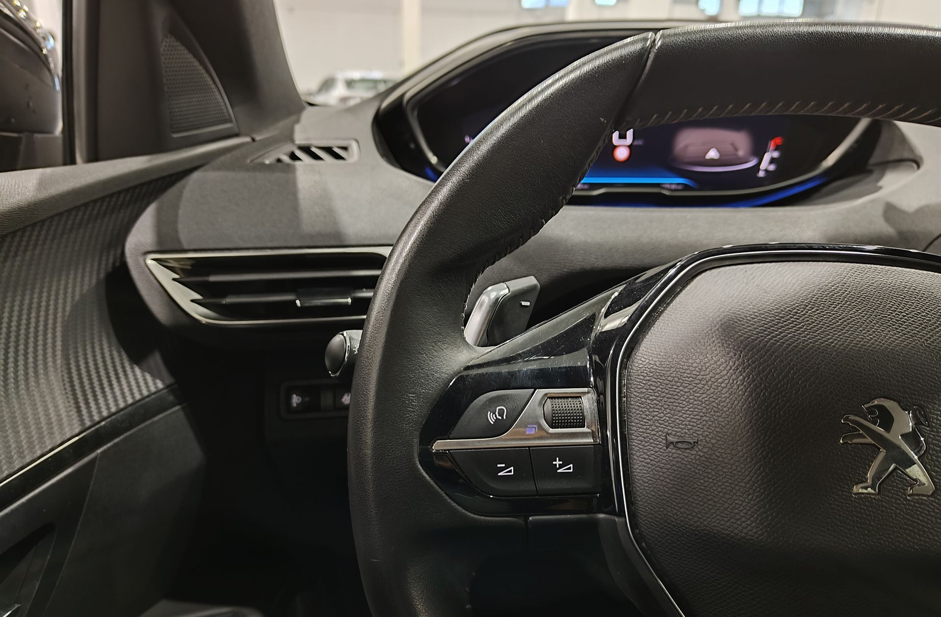Peugeot 5008 1.2 Allure Pack eDCS6 7 plazas - foto 29