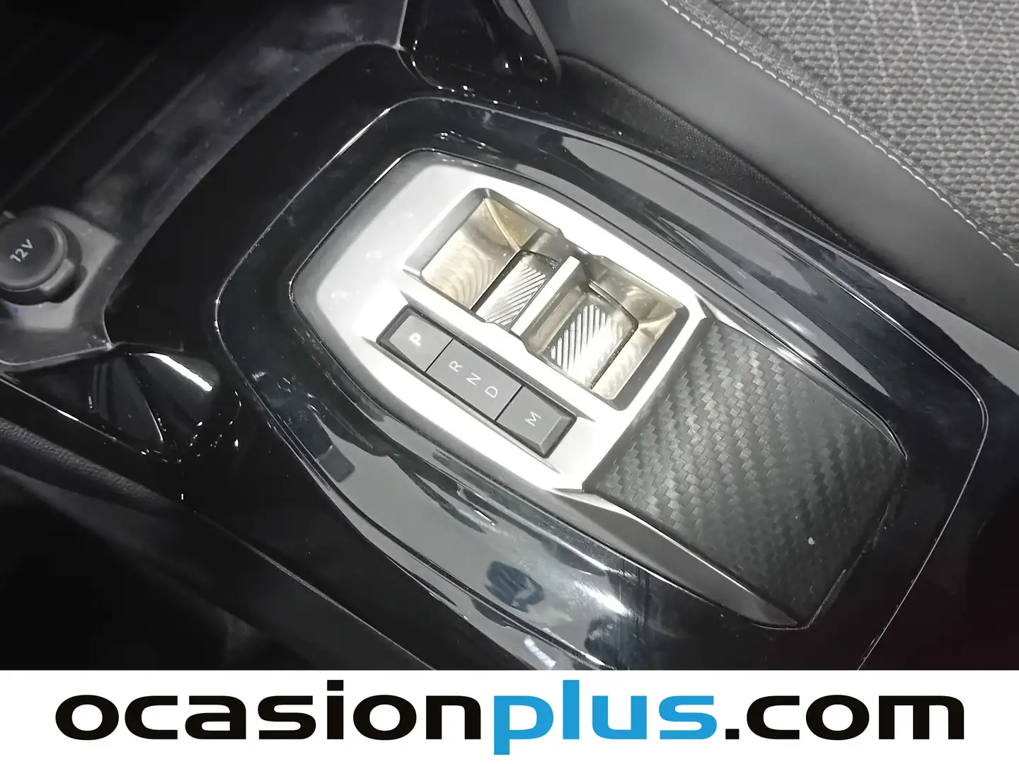 Foto Peugeot 2008 Peugeot 2008 Allure Hybrid eDCS6 (145 CV)