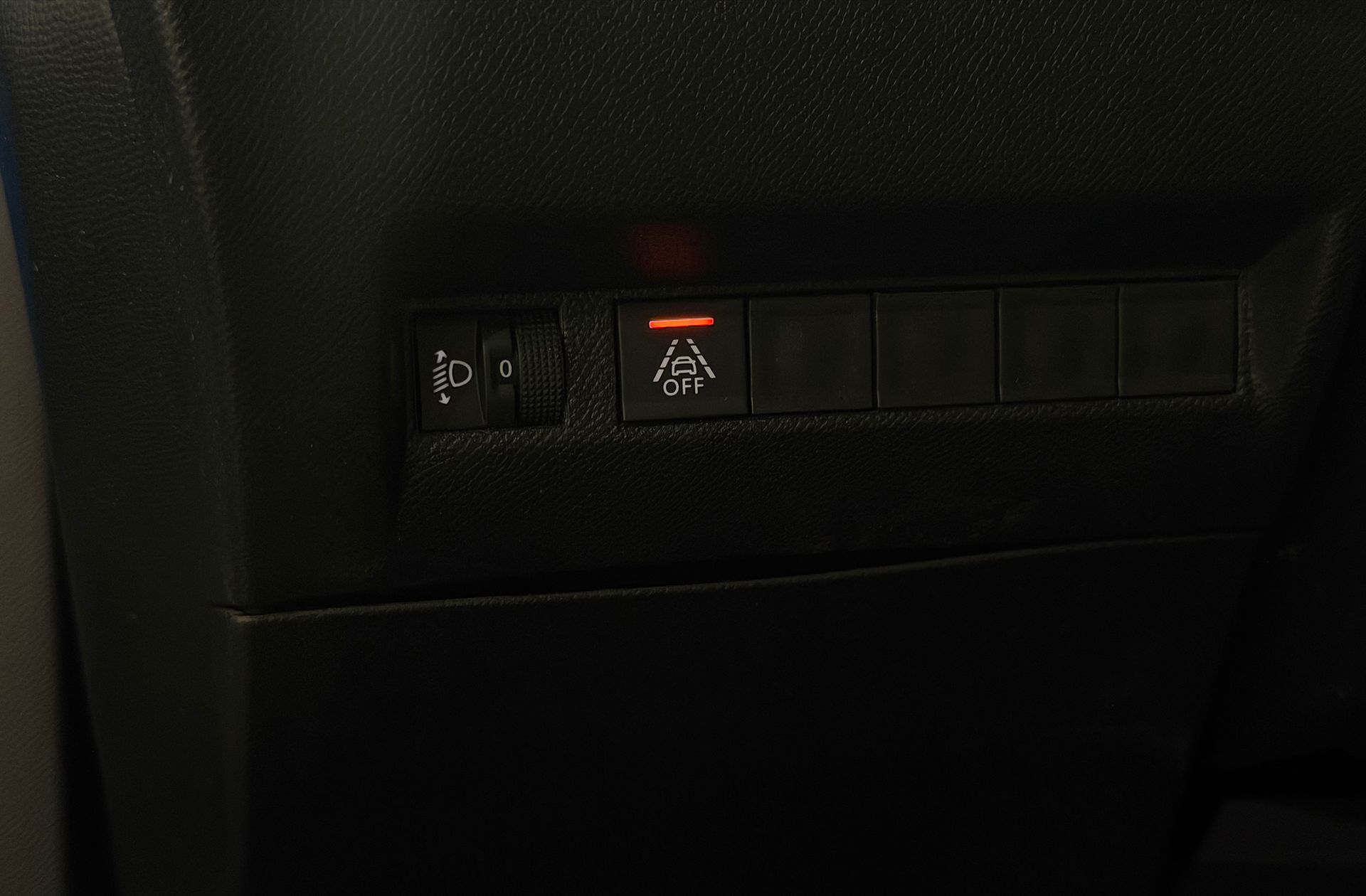Peugeot 2008 PureTech 100 Allure Pack - foto 28