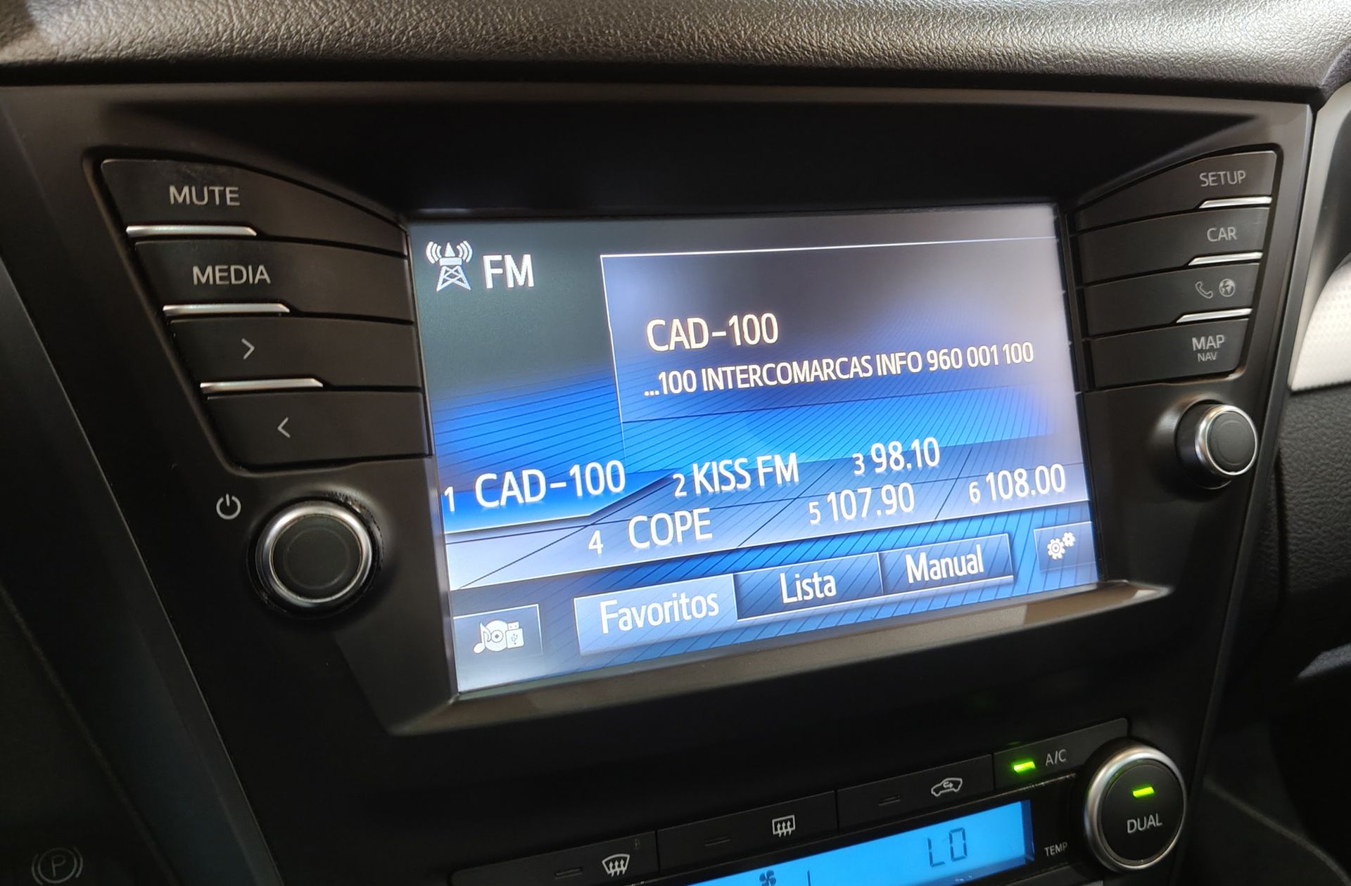 Toyota Avensis 150D Touring Sports Executive TS - foto 31