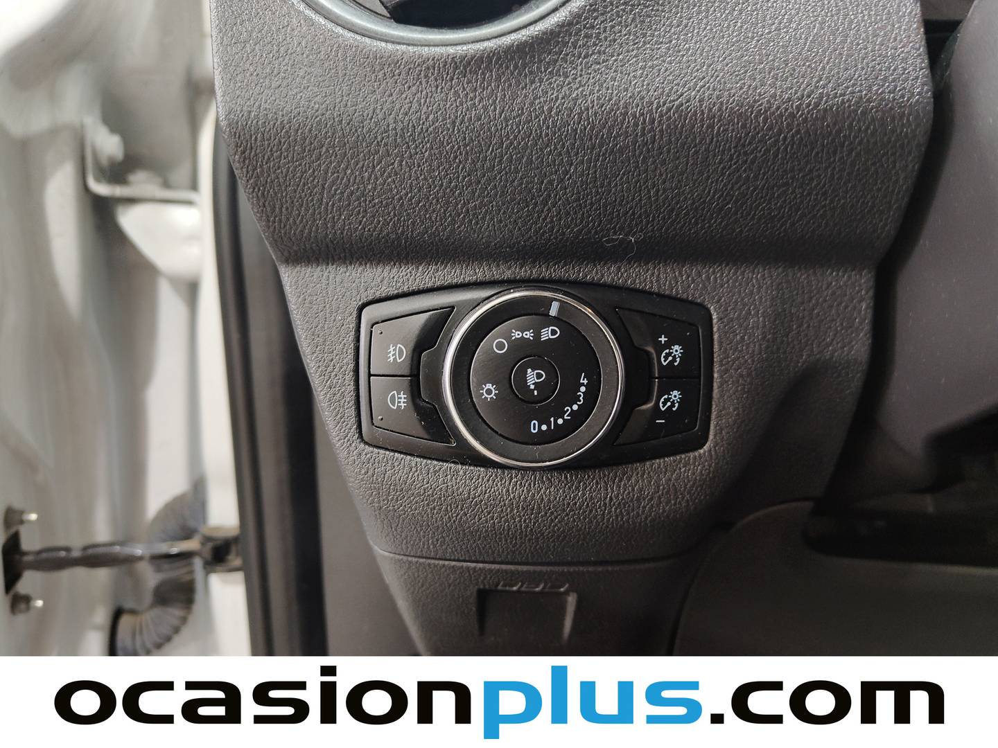 Extras y acabados del Ford Transit Courier Ford Transit Courier Kombi 1.5 TDCi Trend (75 CV)