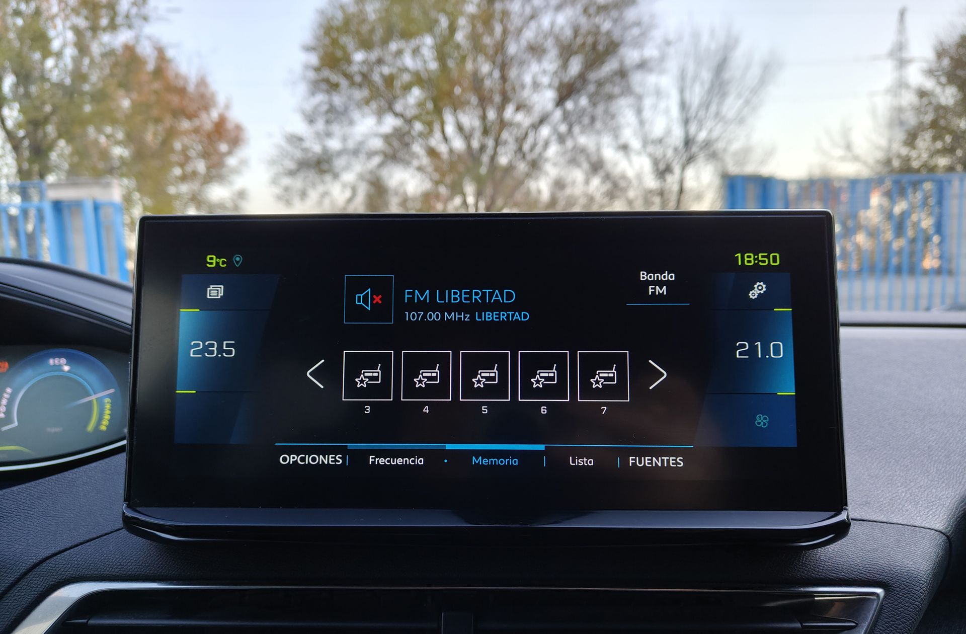 Peugeot 3008 300 Allure Pack e-EAT8 - foto 35