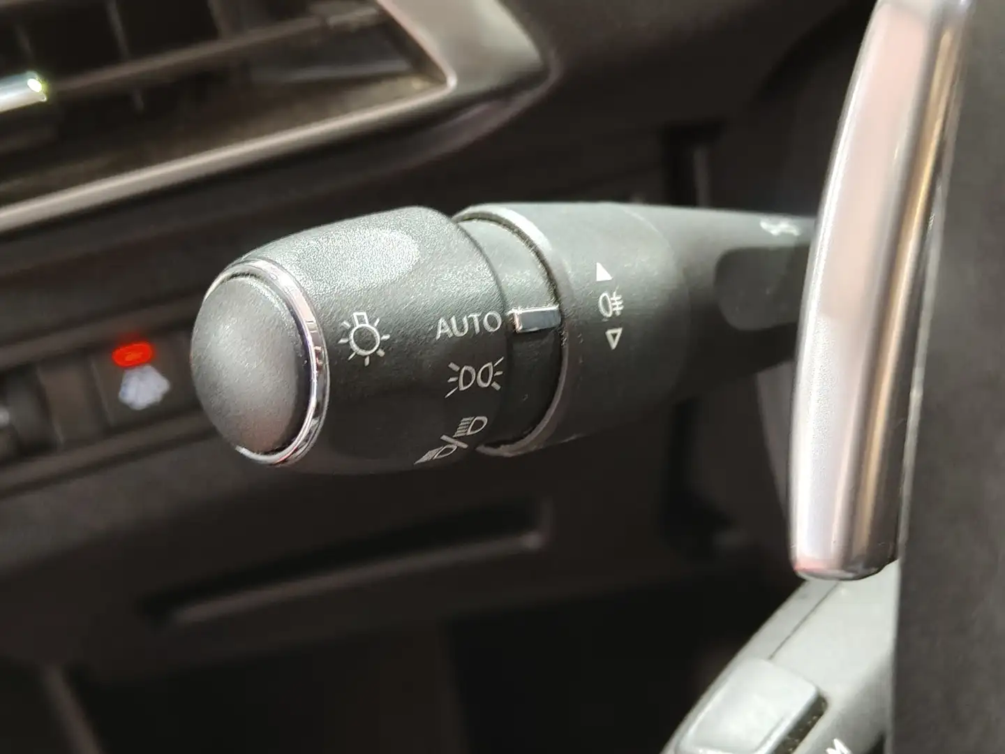 Foto Peugeot 5008 Peugeot 5008 PureTech 130 S&S Allure EAT8 (130 CV) 7 Plazas