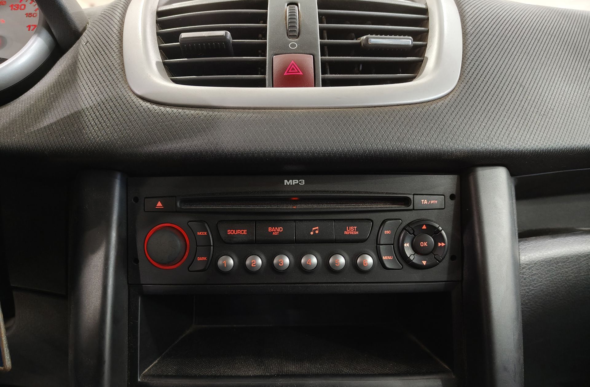 Peugeot 207 1.4 VTi 16v Confort - foto 24