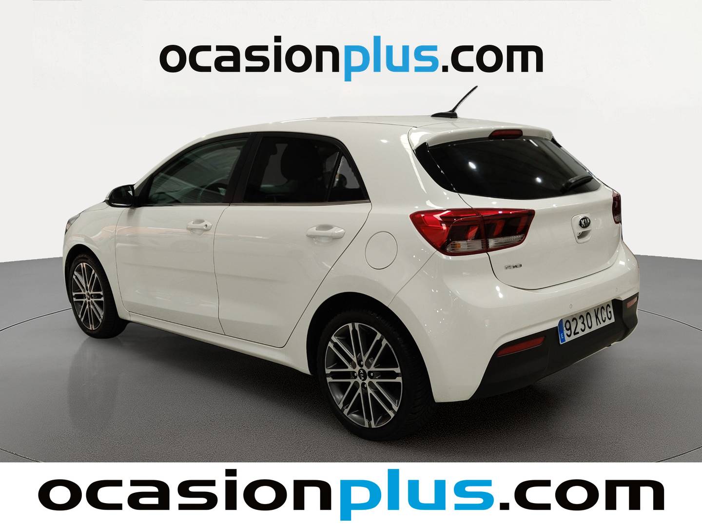 Foto trasera KIA Rio KIA Rio 1.2 CVVT Tech (84 CV) izquierda