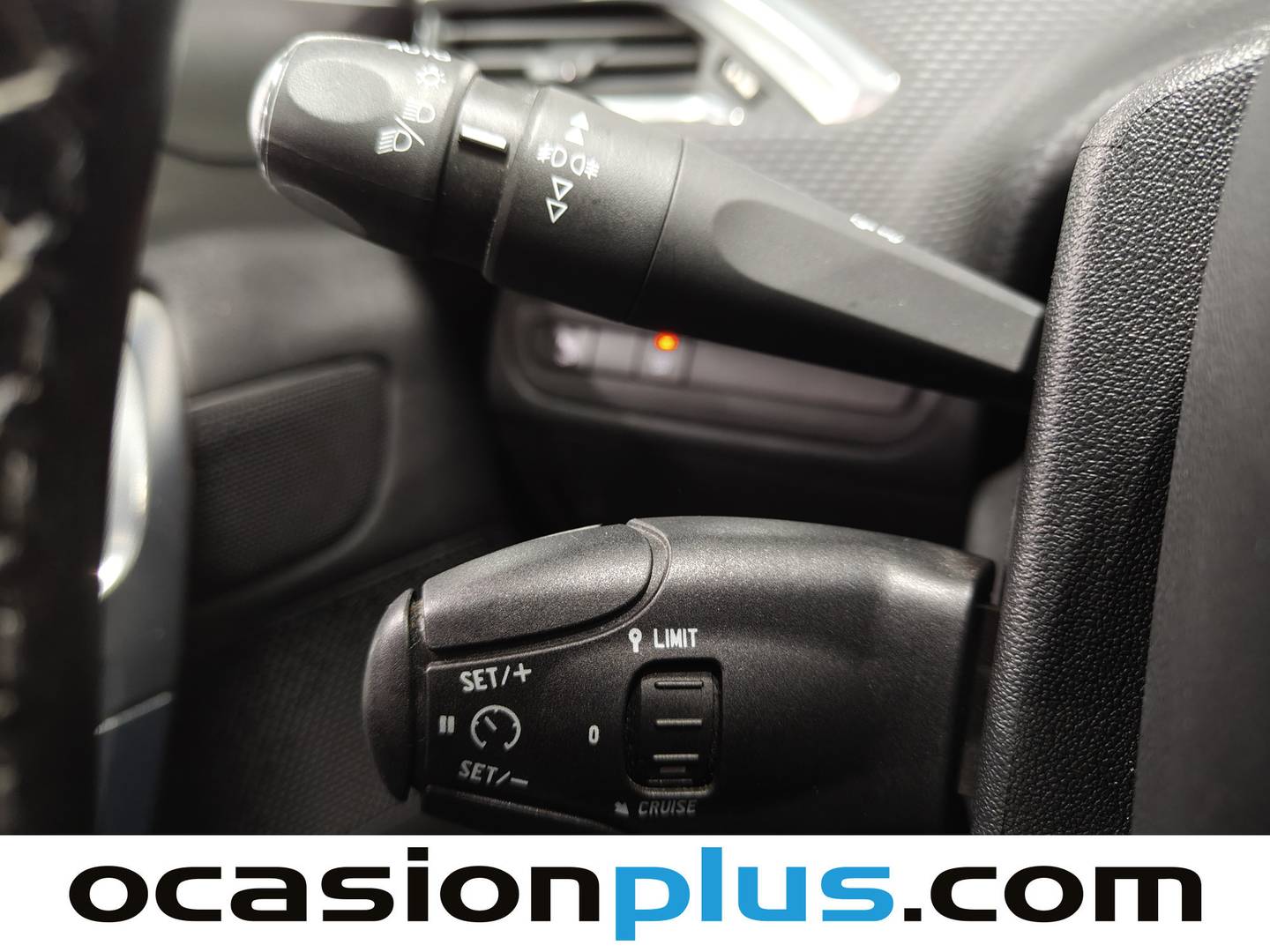 Foto Peugeot 2008 Peugeot 2008 BlueHDi 100 Allure (100 CV)