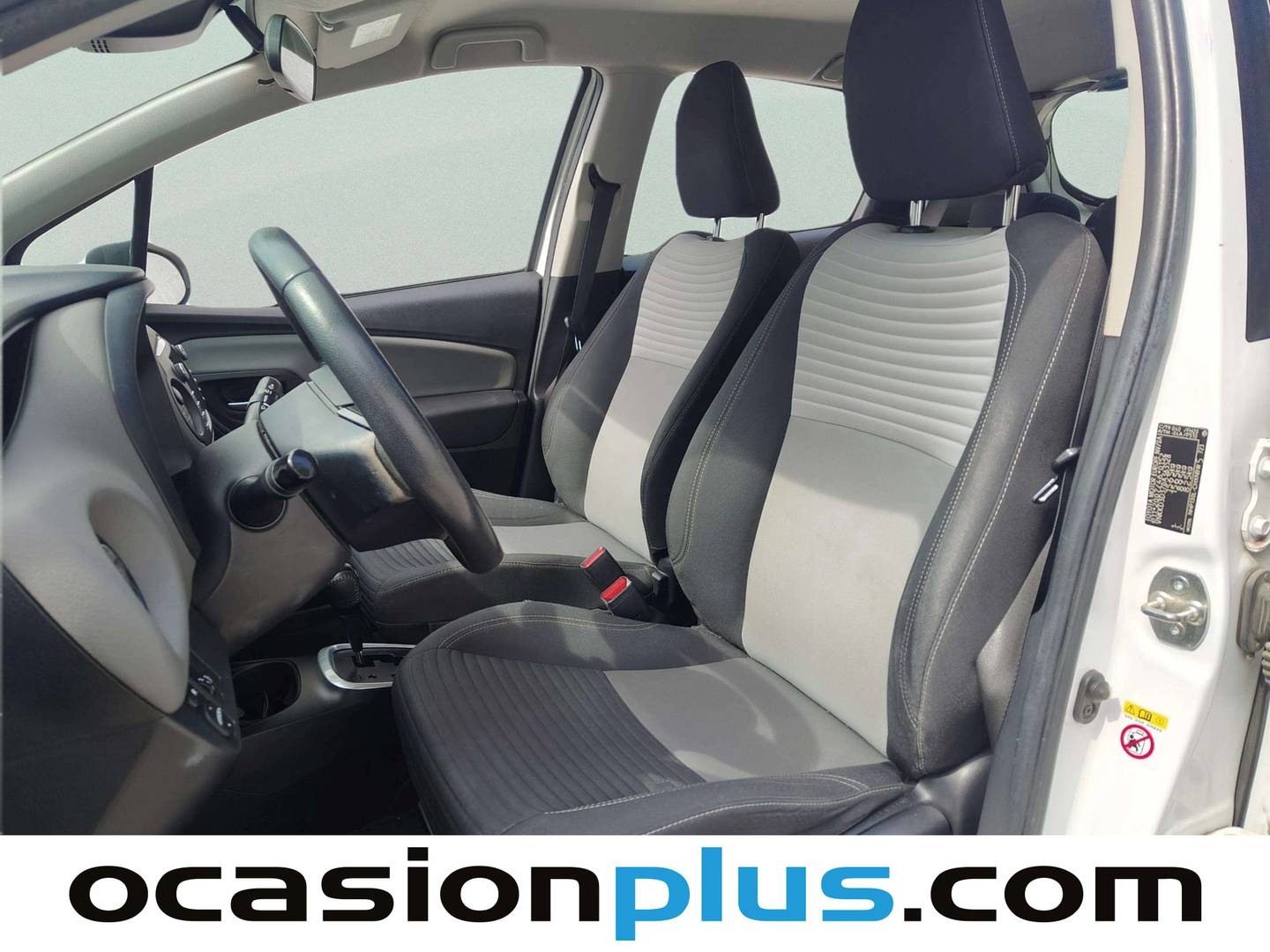 Foto asientos delanteros Toyota Yaris Toyota Yaris 1.5 Hybrid Active (100 CV)