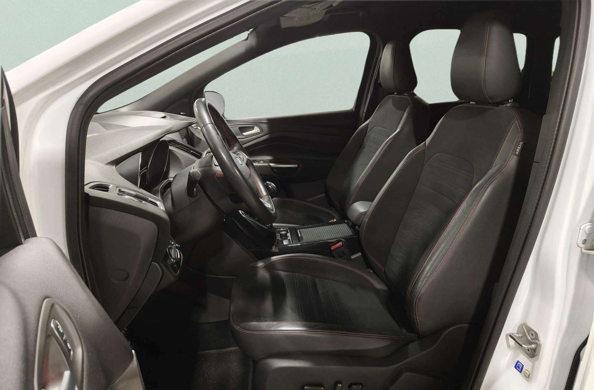 Ford Kuga 1.5 EcoBoost ST-Line 4x2 - foto 10