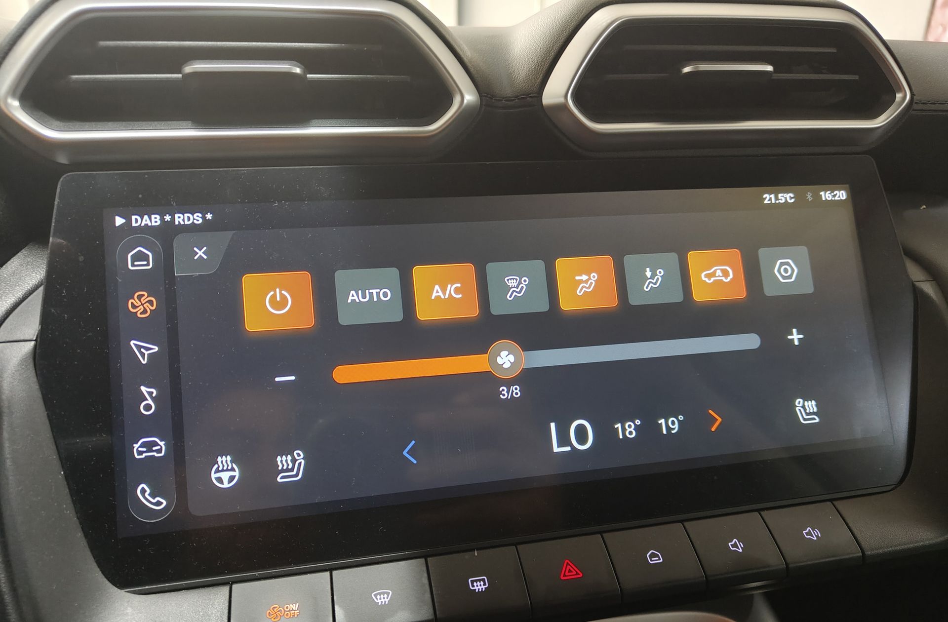 MG ZS 1.5 Hybrid+ Luxury - foto 29