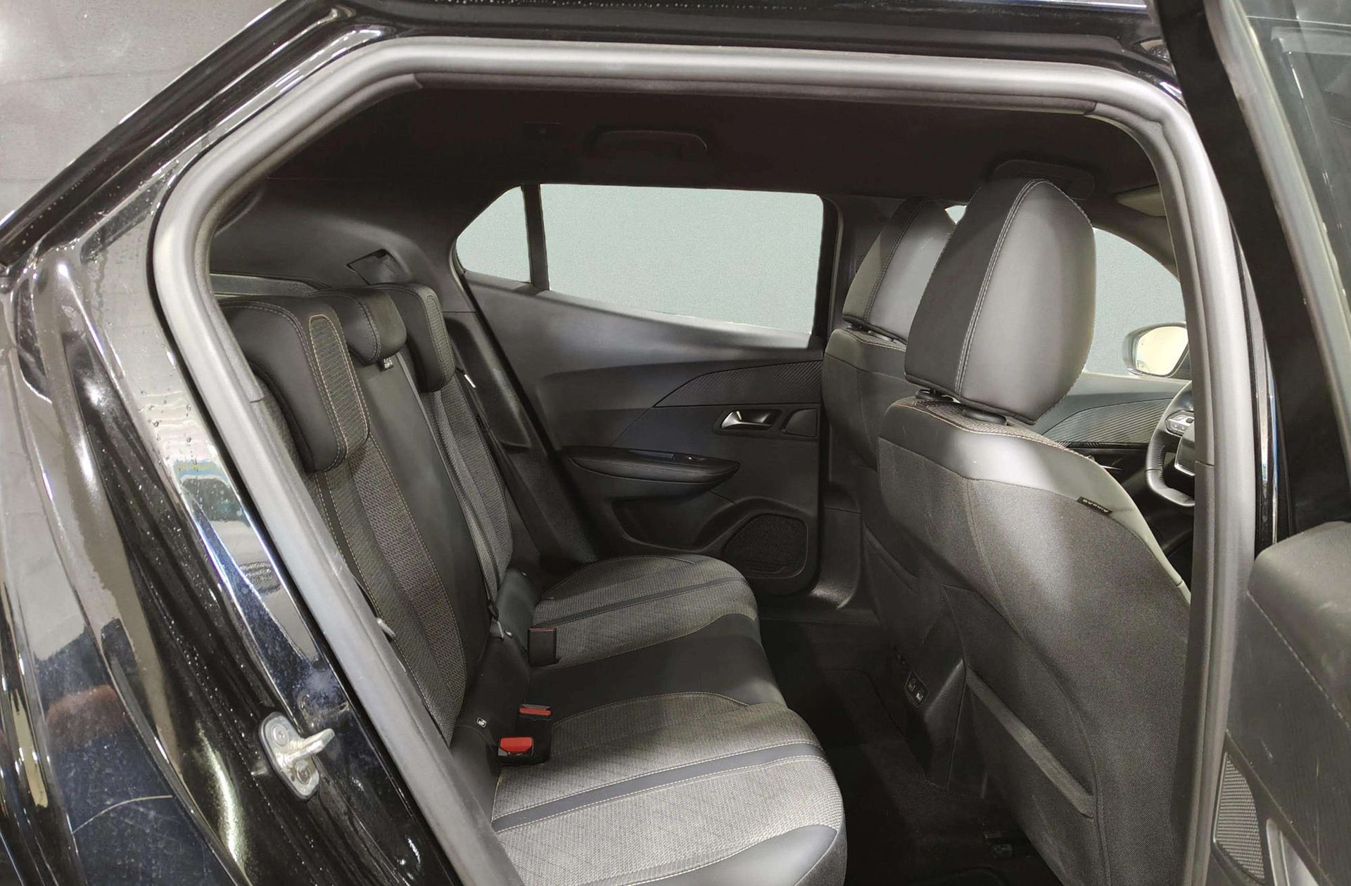 Peugeot 2008 Allure Hybrid eDCS6 - foto 18