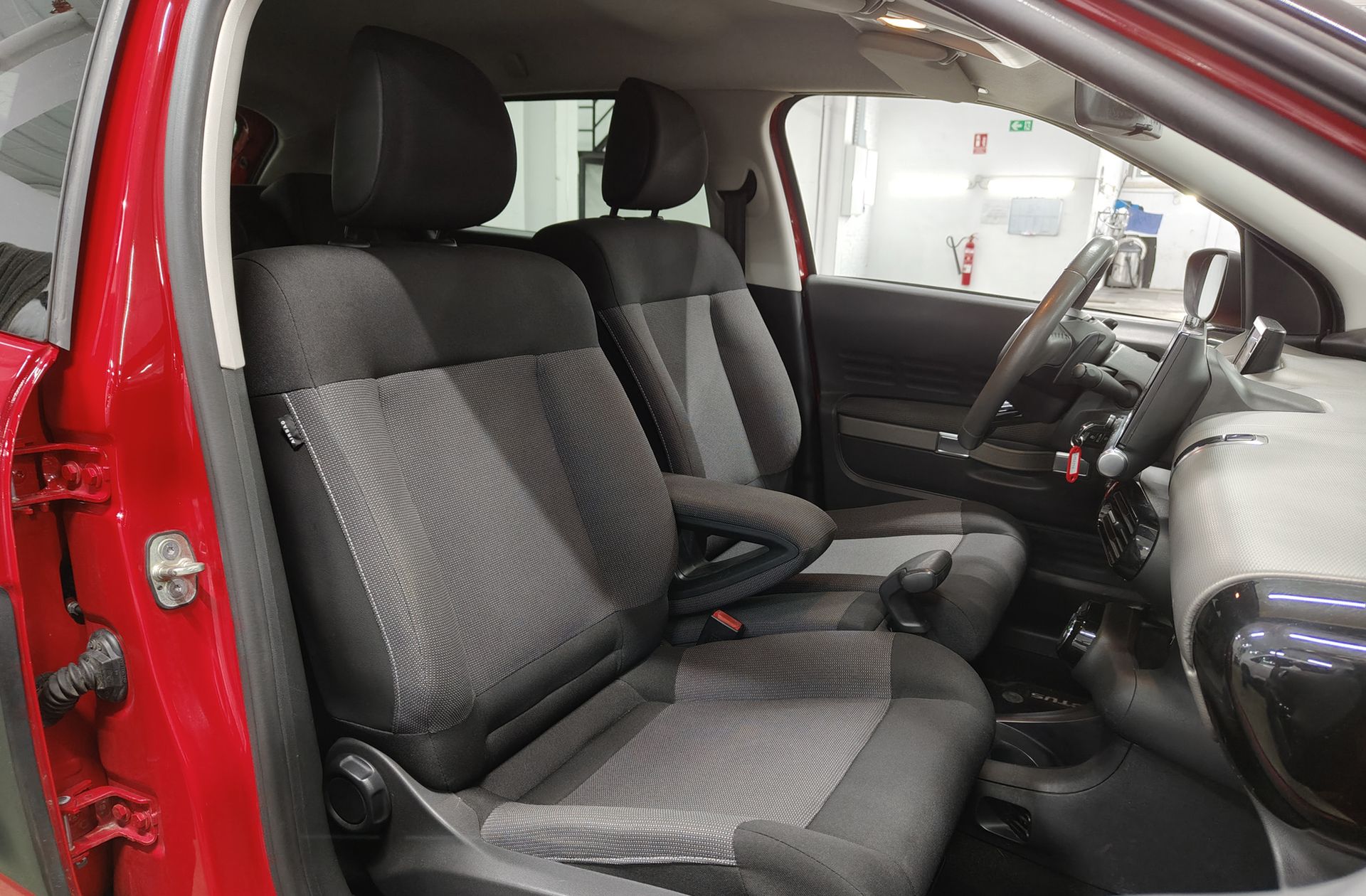 Citroën C4 Cactus 1.6 BlueHDi Feel Edition ETG6 - foto 17
