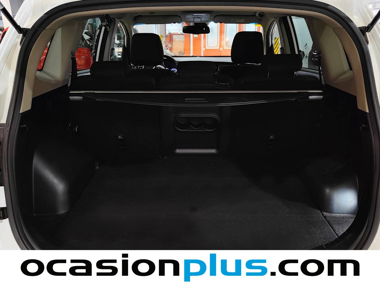 Fotos maletero KIA Carens KIA Carens 1.6 GDi Drive (135 CV)