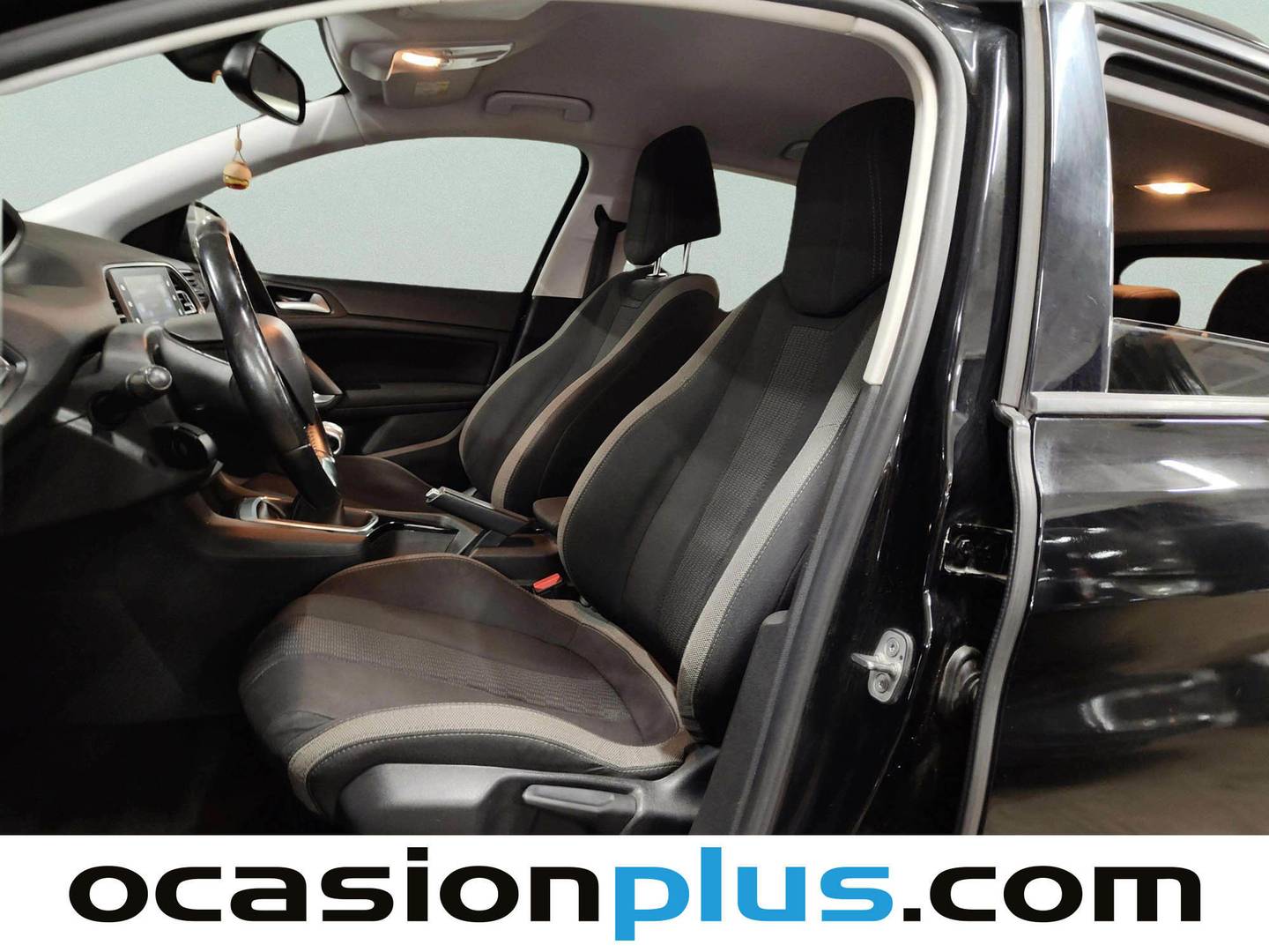 Foto asientos delanteros Peugeot 308 Peugeot 308 PureTech 130 S&S Style (130 CV)