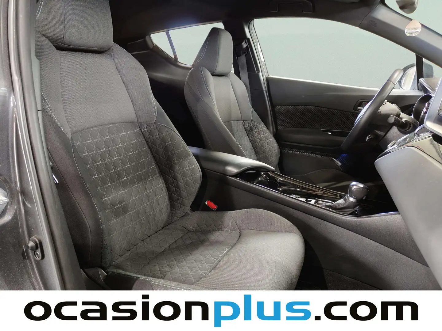 Foto Toyota C-HR Toyota C-HR 1.8 125H Advance (122 CV)