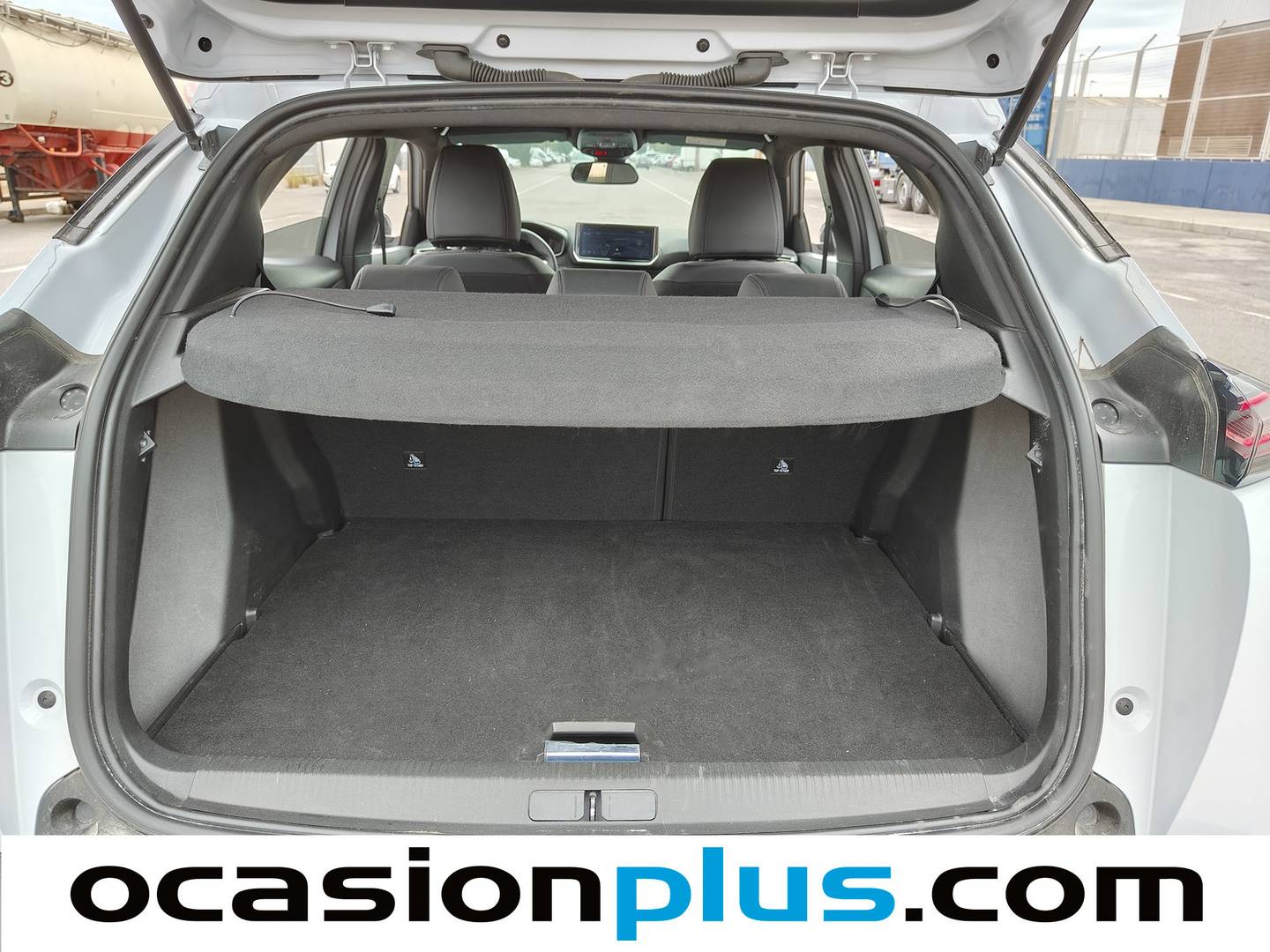 Foto Peugeot 2008 Peugeot 2008 Allure Hybrid eDCS6 (136 CV)