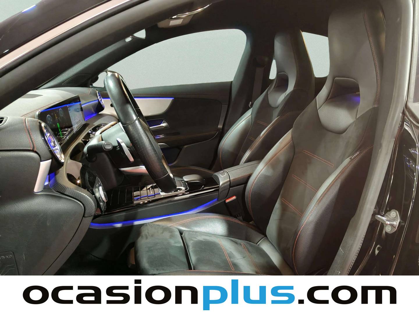 Foto asientos delanteros Mercedes CLA Mercedes-Benz CLA 200 (163 CV)