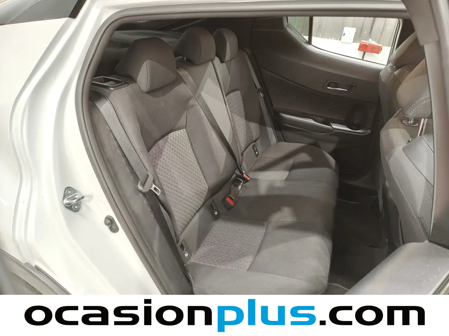 Foto Toyota C-HR Toyota C-HR 1.8 125H Advance (122 CV)