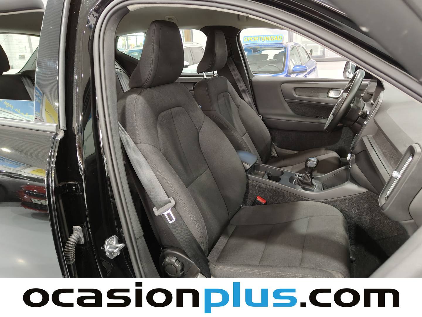 Foto Volvo XC40 Volvo XC40 T2 Momentum Core (129 CV)