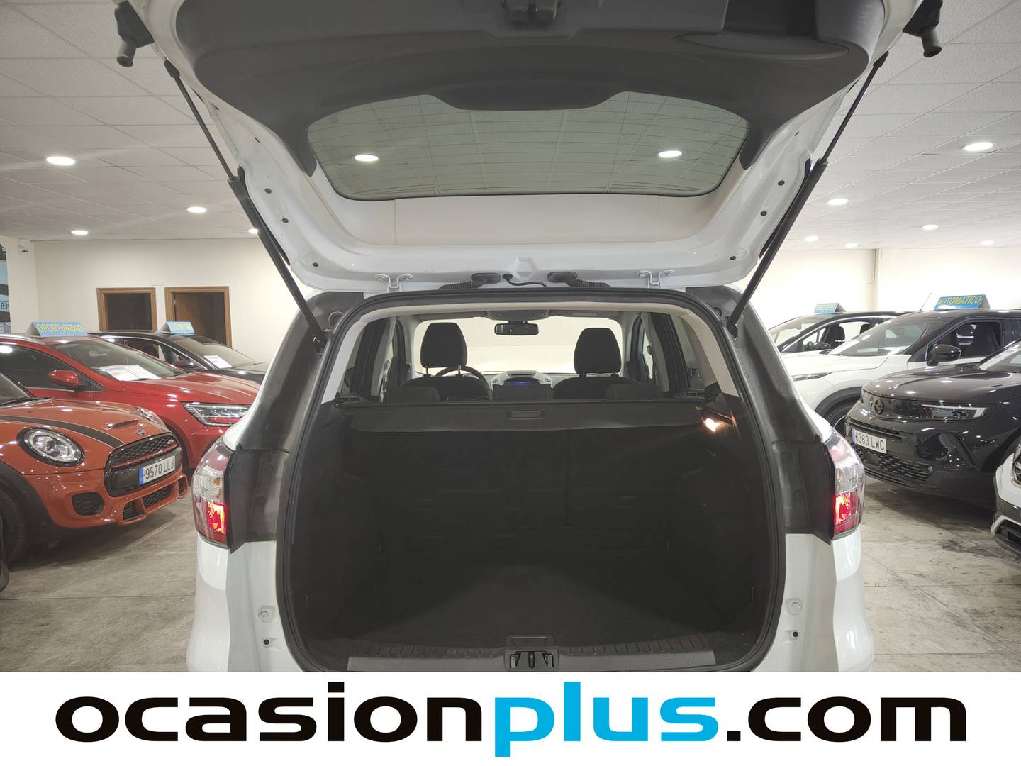 Fotos maletero Ford Kuga Ford Kuga 1.5 EcoBoost Trend+ 4x2 (150 CV)