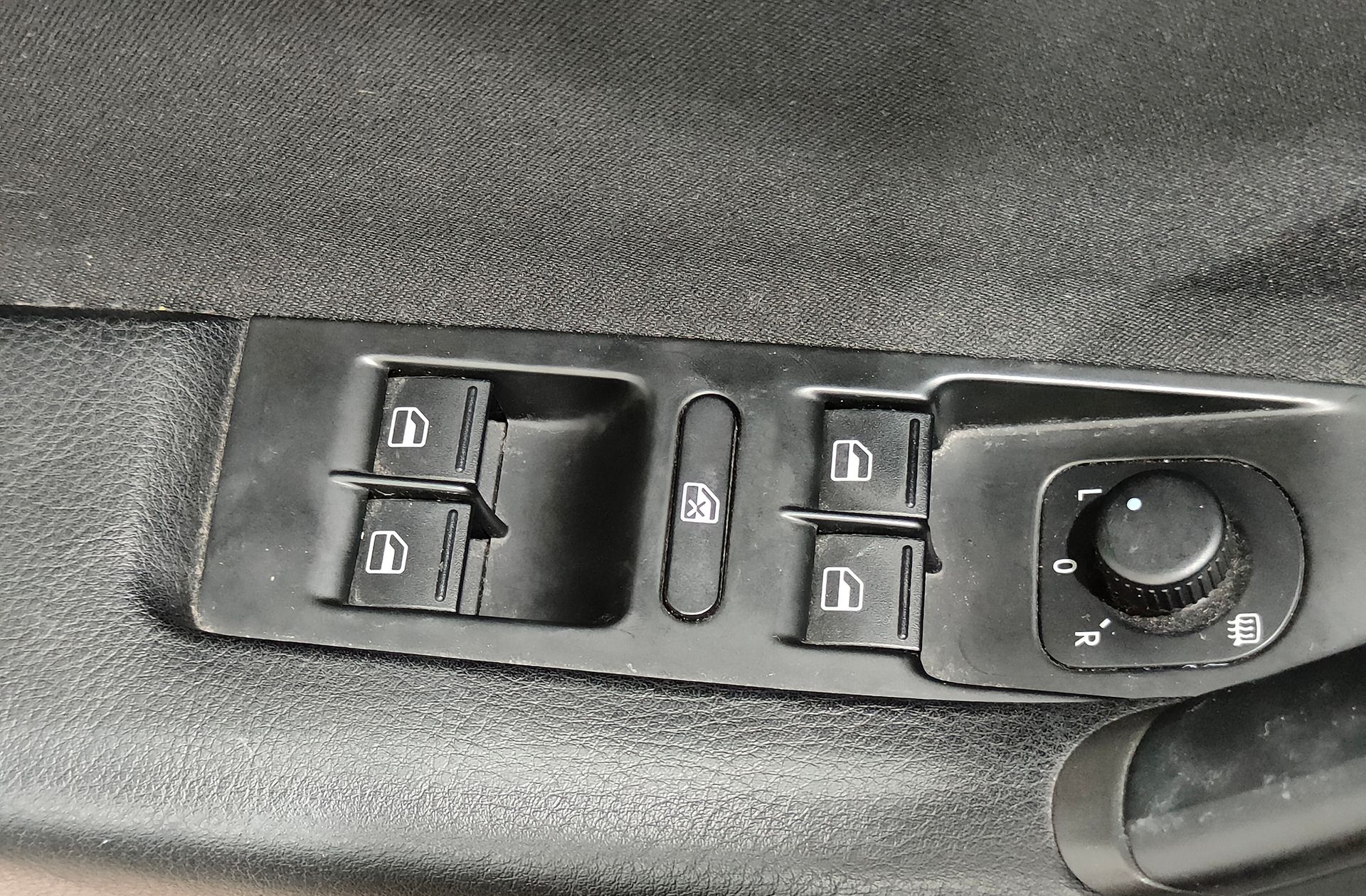 Volkswagen Passat Edition 1.6 TDI BMT - foto 29