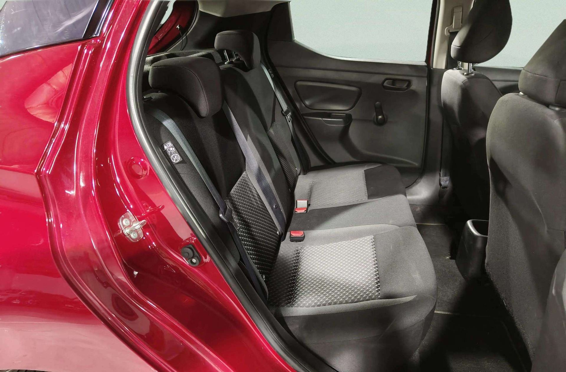 Nissan Micra 1.5 dCi Visia+ - foto 11