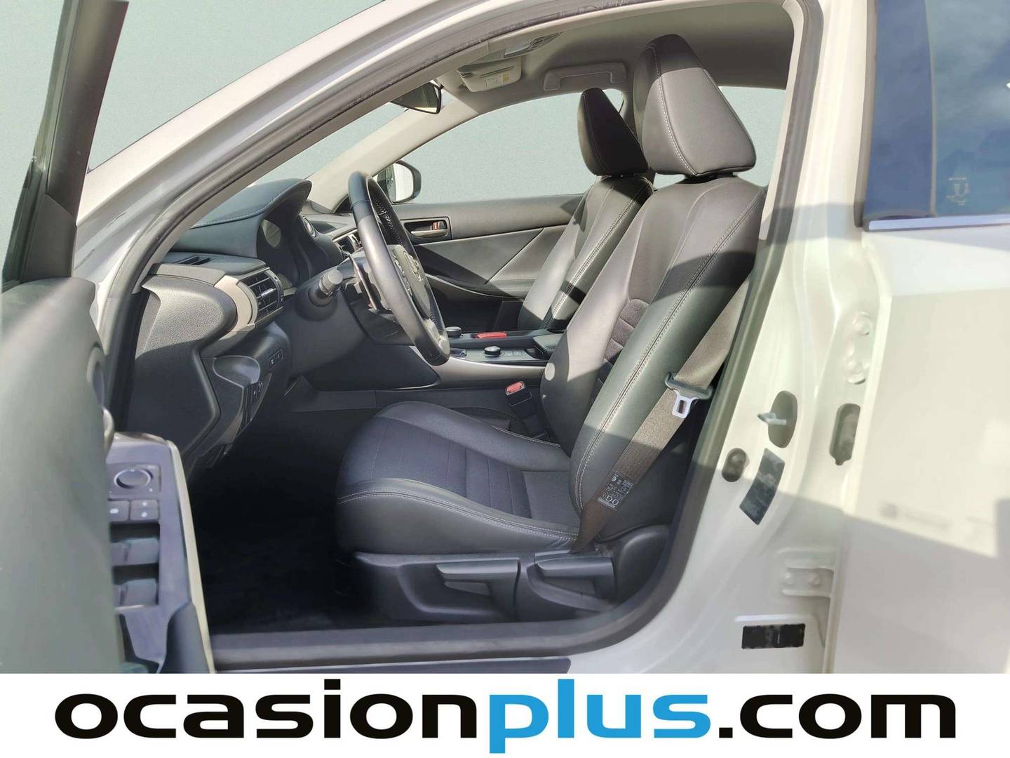 Foto asientos delanteros Lexus IS Lexus IS 300h Business (223 CV)