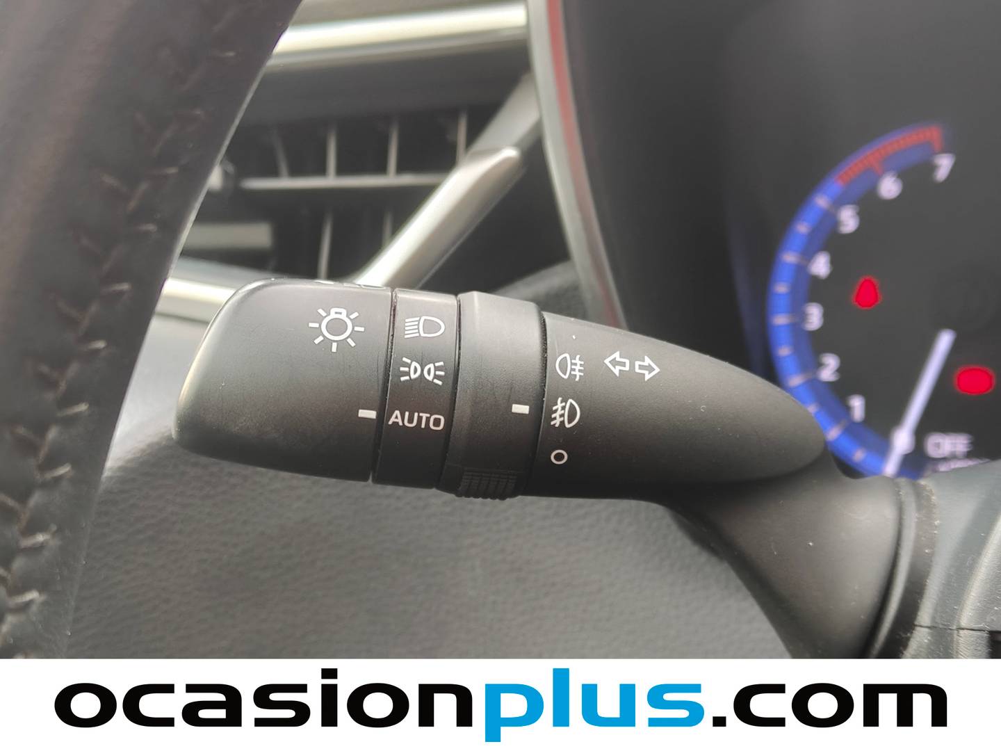 Toyota Corolla Toyota Corolla 1.8 125 Híbrido Active Tech E-CVT Sedán (122 CV) de ocasión