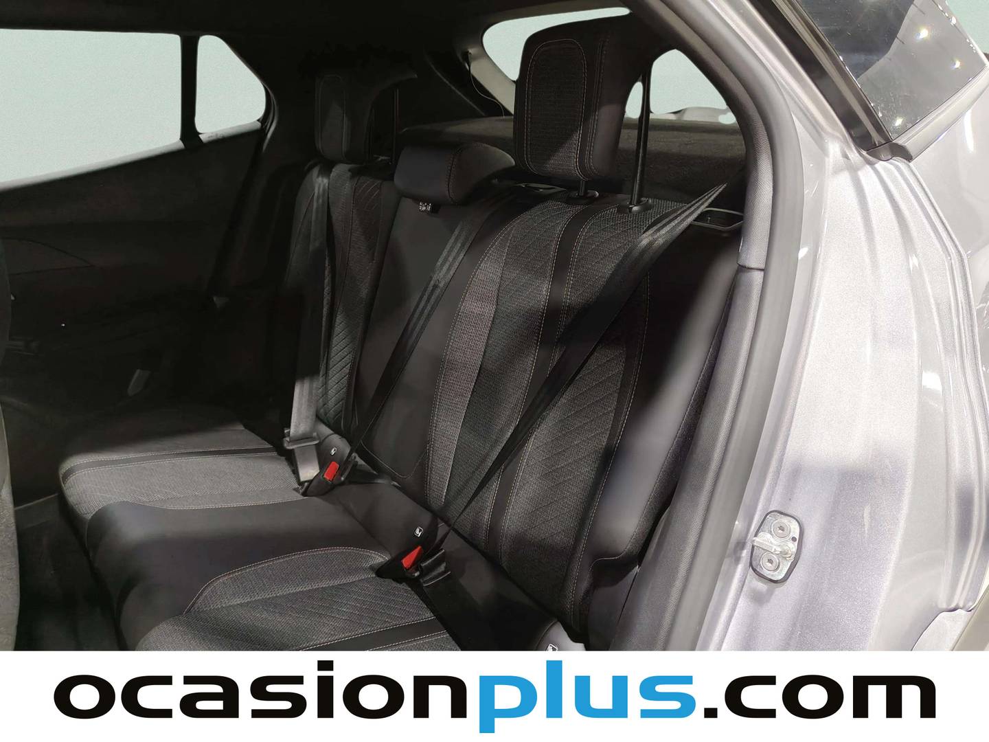 Foto Peugeot 2008 Peugeot 2008 Allure Hybrid eDCS6 (145 CV)