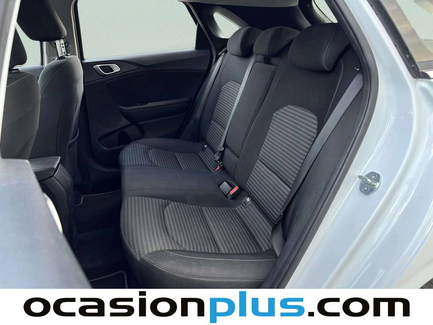 Foto asientos traseros KIA Ceed KIA Ceed 1.6 MHEV iMT Drive (136 CV)
