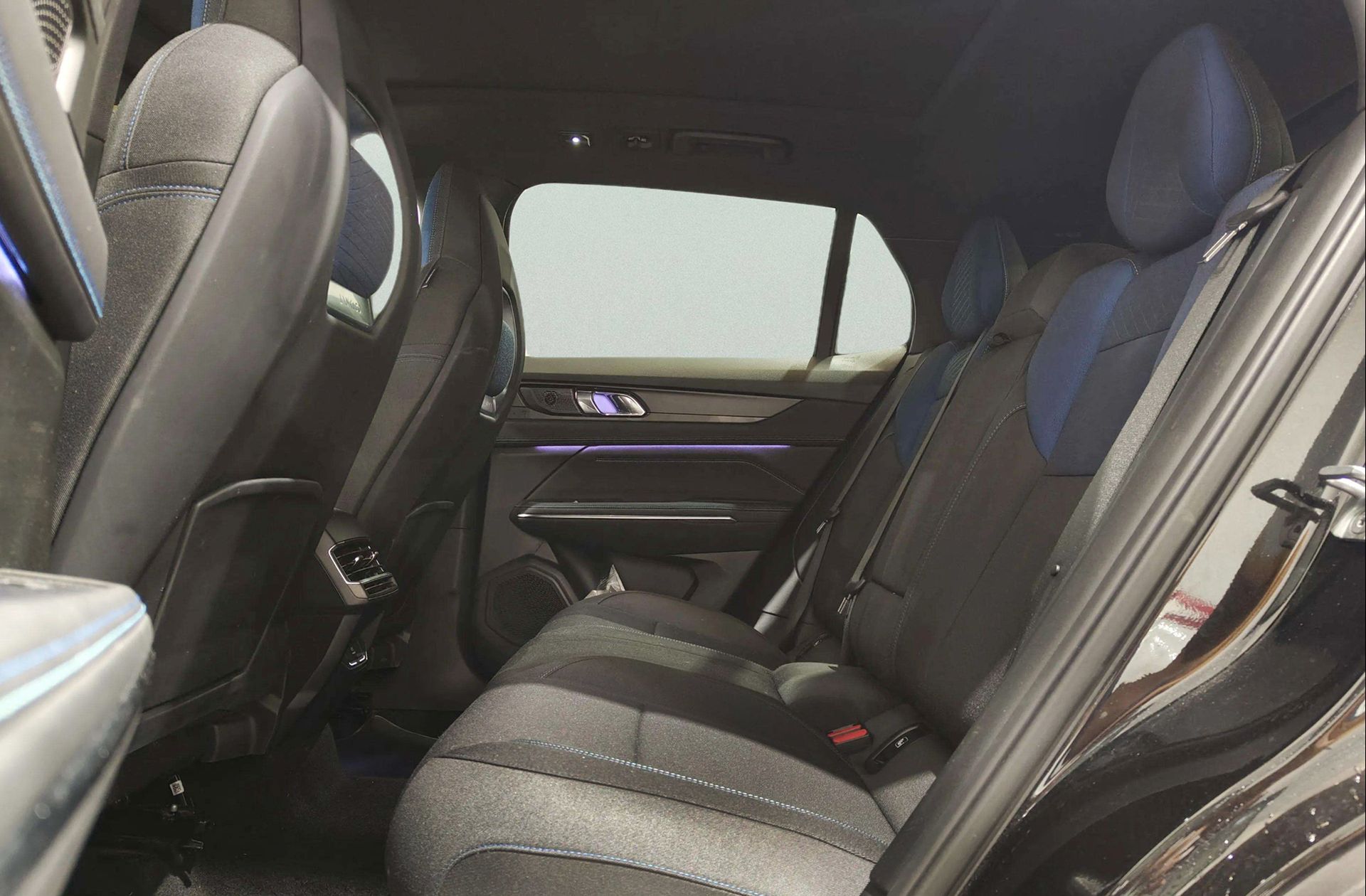 Lynk & Co 01 1.5 PHEV - foto 16