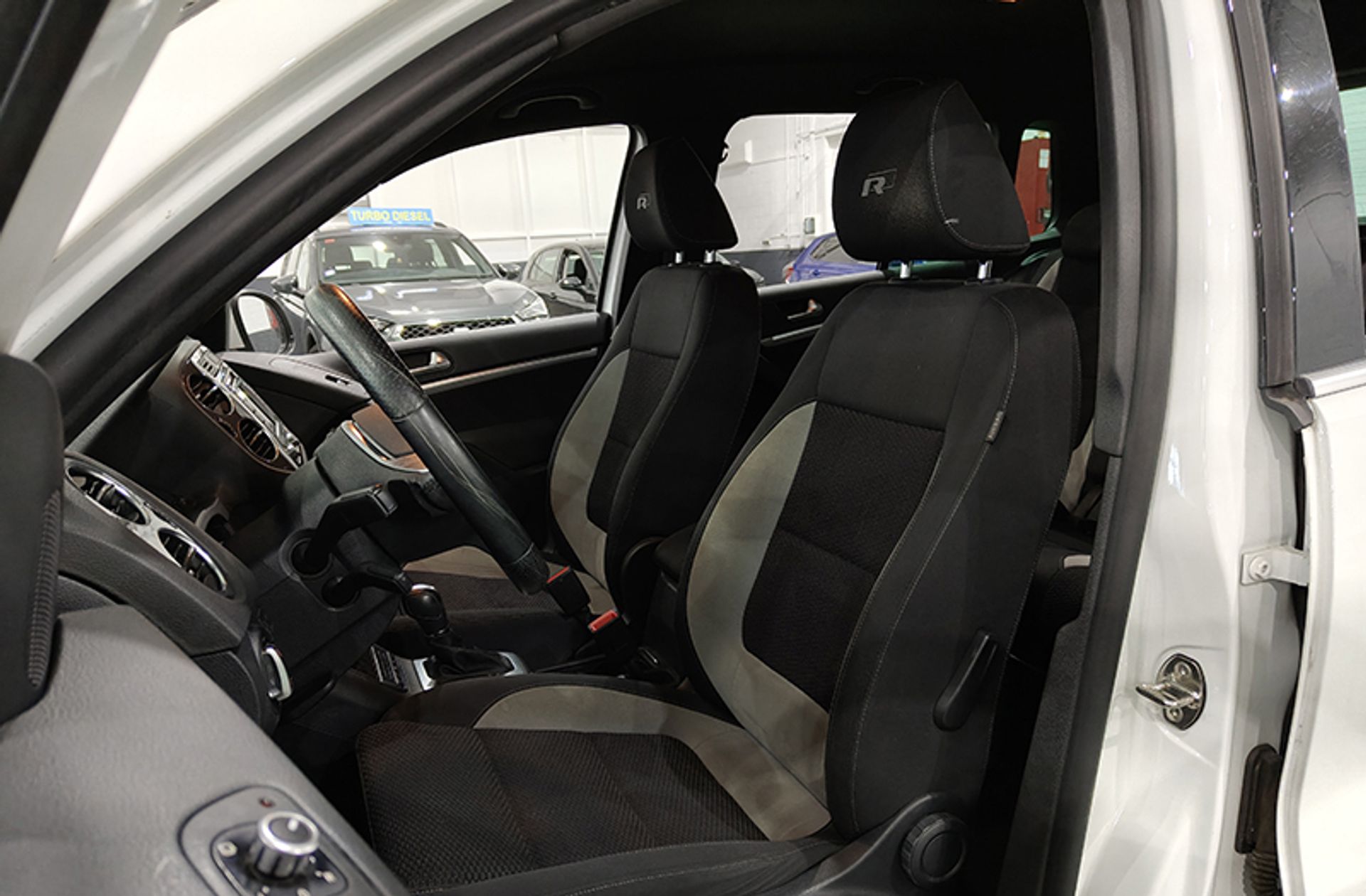 Volkswagen Tiguan Business 2.0 TDI BMT 4Motion - foto 11